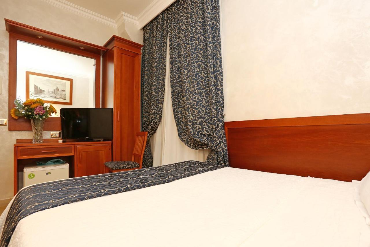 Adorasuite B&B Рим Екстер'єр фото